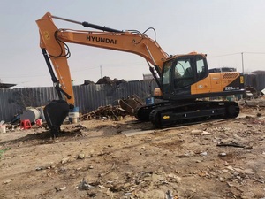 Excavatrice sur chenilles d'occasion Hyundai R220LC-9S, capacité de la benne de 1,15 m³, puissance de 110 kW, BON ÉTAT, EN VENTE - Product Image 3