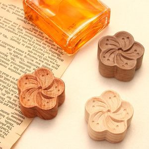 Le diffuseur d'huiles essentielles en bois est utilisé en aromathérapie pour aider à la diffusion du sommeil et à la décoration de la maison - Product Image 6