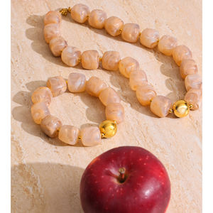 طقم مجوهرات JINYOU 812 الجديد من خرز الأكريليك المربع وسلسلة من الفولاذ المقاوم للصدأ مطلية بالذهب - Product Image 5