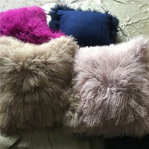 Almohada de Piel de Animal Teñida de Color - Product Image 5