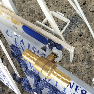 Válvula de bola manual de latón PEX de conexión rápida OEM para manguera de corte de camión con conexión de 16MM/19MM - Product Image 3