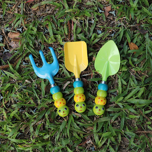 Set di <span class=keywords><strong>Attrezzi</strong></span> <span class=keywords><strong>da</strong></span> Giardinaggio per Bambini: Paletta in Ferro per Piantare, Scavare, Raccogliere Conchiglie e Coltivare Ortaggi in Giardino e in Spiaggia - Product Image 4