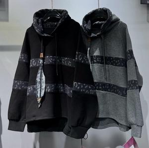 Individuell Gefertigtes Y2K Street-Kleid für Damen vom Hersteller, French-Terry-Street-Kleid mit Distressed-Stickerei, Dekoratives gefüttertes Sweatshirt mit durchgehendem Reißverschluss - Product Image 1