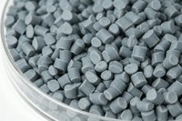 Granulés de PVC gris clair haute rigidité K-67, qualité moulage et extrusion, pour tuyaux, conduites, profilés et matériaux de décoration de bâtiment