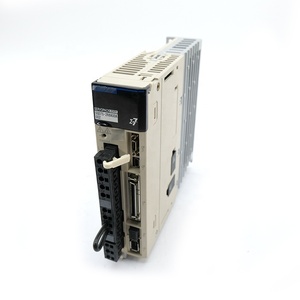 Mới trong kho Sigma-7 servo ổ đĩa 200V 400W sgd7s2r8a00a <span class=keywords><strong>SGD7S</strong></span>-2R8A00A002 Yaskawa - Product Image 1