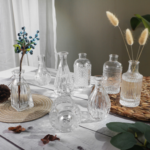 Pot de bourgeon transparent nervuré en vrac décoratif mariage personnalisé en gros <span class=keywords><strong>petit</strong></span> <span class=keywords><strong>vase</strong></span> en verre à fleur <span class=keywords><strong>rond</strong></span> mini cylindre - Product Image 3