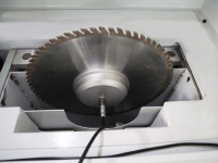 Scie à panneaux verticale FUMA personnalisée pour l'ameublement, à commande PLC, alimentation frontale, pour la découpe de bois de meubles, scie à poutre CNC