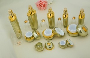 Bao Bì Mỹ Phẩm Chất Lượng Cao Chai Acrylic Thiết Kế Độc Đáo Chai Bơm Kem Dưỡng Da Bằng Nhựa Màu Vàng Bình Đựng Kem - Product Image 5