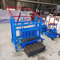 Petite machine mobile de fabrication de briques en ciment, fabricant de machines à briques creuses polyvalentes sans cuisson pour pavés