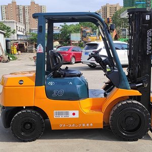 รถยกโตโยต้ามือสองราคาถูก 3 ตัน ผลิตในญี่ปุ่น รุ่น Toyota30 FD30 เครื่องยนต์ดีเซล - Product Image 4