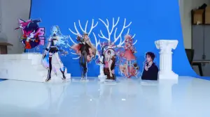 Figure en plastique personnalisée panneau de standee acrylique design coloré acrylique standee anime