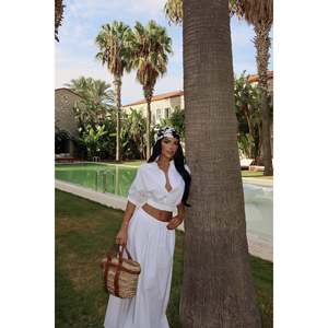 Conjuntos de Traje Blanco para Mujer Neonda, Atuendo Elegante para Equipo - Product Image 2