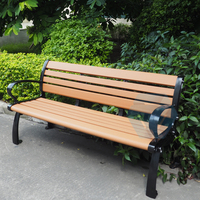 Banc de patio moderne en HDPE pour l'extérieur avec structure en aluminium moulé, durable et résistant à l'eau, idéal pour les parcs urbains et les hôtels