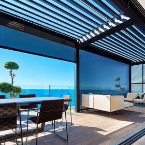 Stores à glissière motorisés pour fenêtres extérieures Rideaux de patio imperméables Ombre en métal Caractéristiques coupe-vent et pare-soleil - Product Image 1