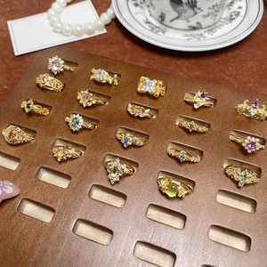 Vintage floreale 20K oro placcato ottone intarsiato con zircone e pietra di luna regolabile accatastabile dichiarazione anello aperto per le donne - Product Image 1