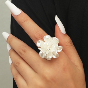 European American Fashion Gold Plated Camellia <b>Rings</b> <b>Adjustable</b> 3D White Flower <b>Ring</b> for Women Girls - Product Image 1