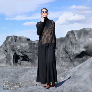 طقم سترة محبوكة متعددة الطبقات + فستان صوفي، صوف وكشمير، ياقة على شكل V، بدون أكمام مع حواف خام - Product Image 2