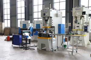 एल्यूमीनियम खाद्य ट्रे मुद्रांकन मशीन प्रगतिशील डाई स्टाम्पिंग प्रेस पन्नी कंटेनरों के लिए - Product Image 2