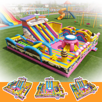Parcs gonflables commerciaux à grande échelle avec parcours d'obstacles thématiques et toboggans aquatiques pour parcs d'attractions et familles
