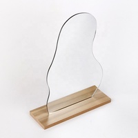 Miroir de Maquillage Acrylique de Forme Ondulée Esthétique et Irrégulière, Style « Ins », avec Base en Bois Facile pour Décoration de Coiffeuse dans la Salle de Bain ou la Chambre