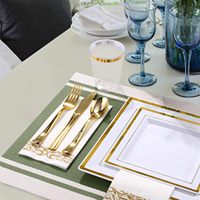 Service de vaisselle jetable élégant en plastique blanc pour 25 invités, avec bord doré, assiettes, gobelets et couverts – Sans BPA, idéal pour mariages et fêtes