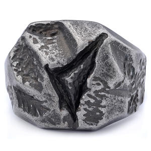 रेट्रो व्यथित सरल स्टेनलेस स्टील प्राकृतिक कट पत्थर आकार अंगूठी - Product Image 1