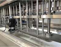Ligne d'embouteillage d'huile automobile automatique à haute vitesse avec une capacité de 2000 à 6000 BPH pour système de remplissage de lubrifiants de 1L à 5L