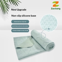 Serviette de yoga antidérapante, antibactérienne, douce pour la peau, de haute qualité, absorbant la transpiration, avec logo sérigraphié et grip.