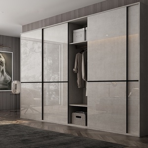 Placards de chambre à coucher avec organisateur de garde-robe et miroir pour solutions de rangement et vêtements personnalisés - Product Image 1