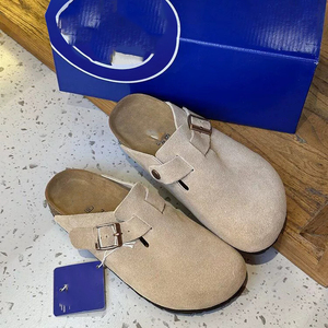 Mules classiques de luxe en daim et liège, style Birkenstock, de haute qualité, personnalisables, en promotion - Product Image 2