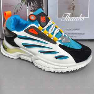 Zapatos para caminar acolchados con cordones y suela gruesa originales al por mayor a precio especial para hombre - Product Image 3