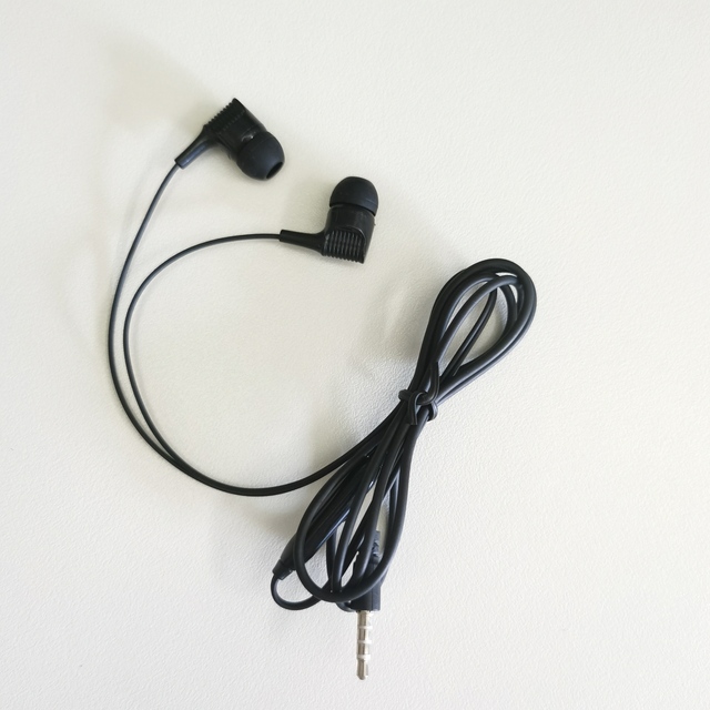 High Quality PVC Handfree Wired Earphone Headphone 3.5mm In-ear Stereo Earbuds With Mic Microphone for Mobile Phone