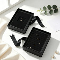 Scatola Portagioie a Forma di Libro con Nastro Personalizzato, Confezione Regalo per Anelli e Collane, Espositore per Negozi