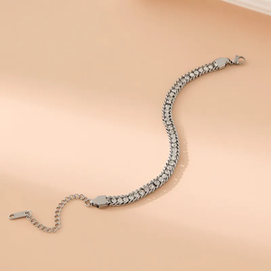 สร้อยข้อมือแฟชั่นชุบทอง18K ทำจากสเตนเลส304ทรงเรขาคณิตแบบเรียบหรูสง่างาม - Product Image 4