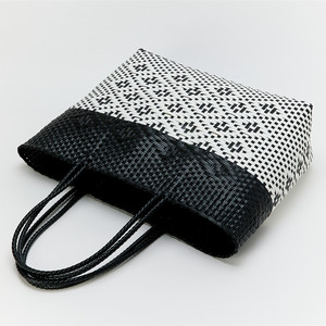 Sac fourre-tout en plastique recyclé tissé à la <span class=keywords><strong>main</strong></span> <span class=keywords><strong>personnalisé</strong></span> pour le marché - Product Image 4
