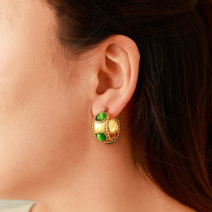 Pendientes de Aro Chapados en Oro con Piedra Verde Engastada, Joyería de Fiesta, Pendientes de Moda para Mujer, Diseño Geométrico en Forma de U - Product Image 2