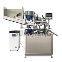 Machine de remplissage et de scellage de tubes pliables en métal et en aluminium à haut rendement