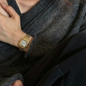 Reloj Cuadrado Dorado CILOA para Mujer, Lujoso, Personalizable, de Alta Belleza, Nuevo, de Alta Calidad, Resistente al Agua, con Movimiento de Cuarzo - Product Image 3