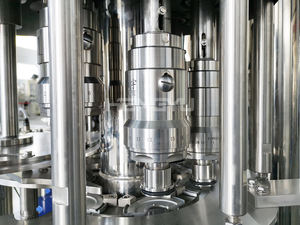 Ventas calientes Completamente Automático Conveniente Ajustable Fuerte Flexibilidad Producción a gran escala Máquina de llenado de agua potable - Product Image 5