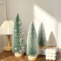 Mini Künstlicher Weihnachtsbaum Flaschenbürsten-Tischdekoration Hochwertige Personalisierte Anpassbare Farben für Zuhause im Winter