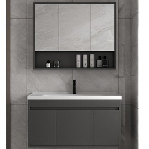 Mueble de baño de madera maciza gris con lavabo de cerámica y gabinete con espejo - Product Image 2