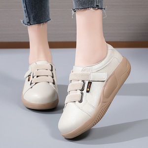 Chaussures de bureau blanches pour femmes à semelle épaisse rehaussante, style coréen, à lacets, avec empeigne en maille, pour l'automne, modèle international - Product Image 1