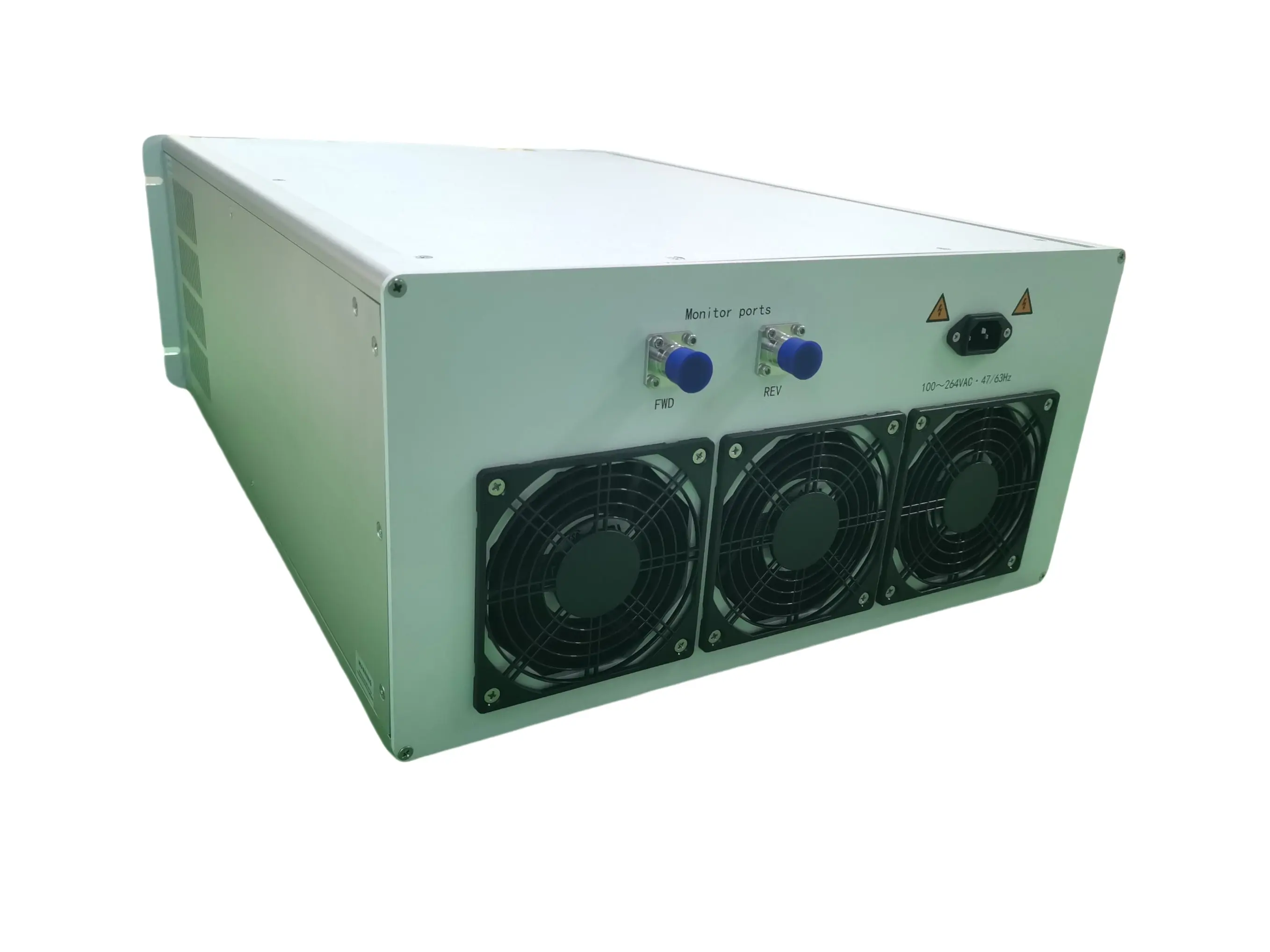 Boîtier amplificateur RF haute puissance ultra-large bande Offre Spéciale 1000-6000 MHz 40W pour fournir une amplification de puissance dans la guerre électronique