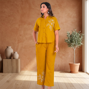 Conjunto Casual de Algodón para Mujer, Corte Regular, Manga Corta, Estampado, Dos Piezas con Top y Pantalón a Juego, Moderno y Corto - Product Image 3