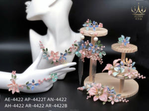 مجموعة FLODY الأكثر مبيعاً من المصنع زهرة مصنوعة يدويًا من الهند مجموعة تاج دبي فاخرة للفتيات السهرة لؤلؤ حفلات الزفاف إكسسوارات شعر - Product Image 4