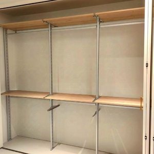 Système de penderie moderne de luxe sur pied avec crochets pour vêtements, porte coulissante et tiroirs pour dressing - Product Image 5