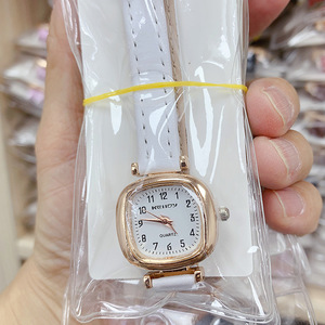 Montre à quartz de luxe pour femmes étudiantes, cadeau de bijoux, bracelet <span class=keywords><strong>en</strong></span> cuir, cadran carré, montre tendance pour femmes, simple et élégante - Product Image 3