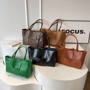 Sac fourre-tout en PU tissé doux pour femme, grande capacité, simple et tendance, collection automne/hiver Tanjing - Product Image 2