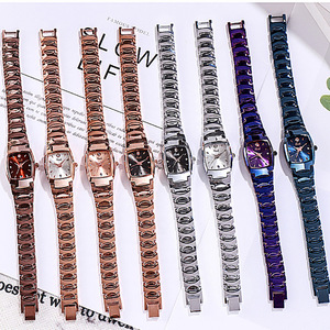 Reloj de pulsera ligero para mujer, nuevo y moderno, con incrustaciones de diamantes, compacto, con correa de acero. - Product Image 6