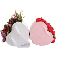 Meilleure vente boîte-cadeau de fleurs portable en forme de coeur seau d'arrangement à la mode en carton élégant câlin stockage pour fleurs